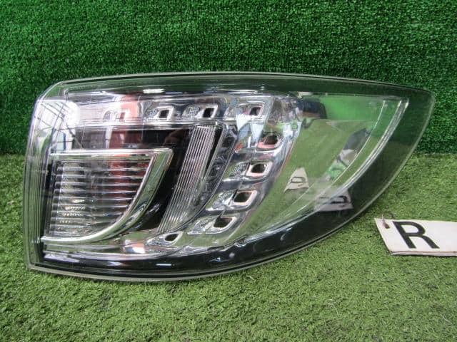 Right Tail Light MAZDA Atenza 2008 DBA-GHEFW G33P51150F — photo 1
