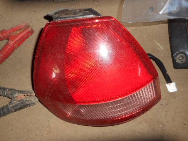 Right Tail Light NISSAN Wingroad 2003 UA-WFY11 — photo 1