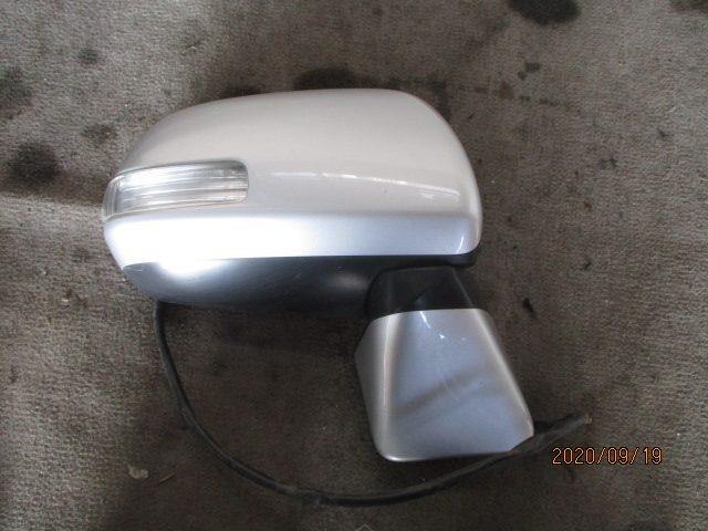 Right Side Mirror TOYOTA Noah 2007 DBA-ZRR70 — photo 1
