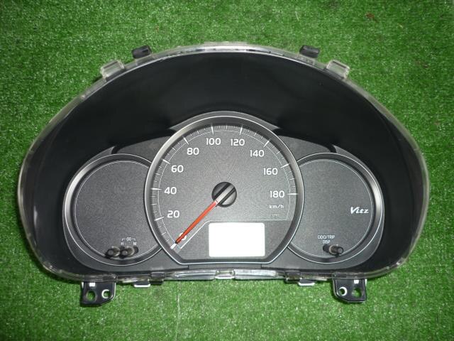 Speedometer TOYOTA Vitz 2013 DBA-KSP130 — photo 1