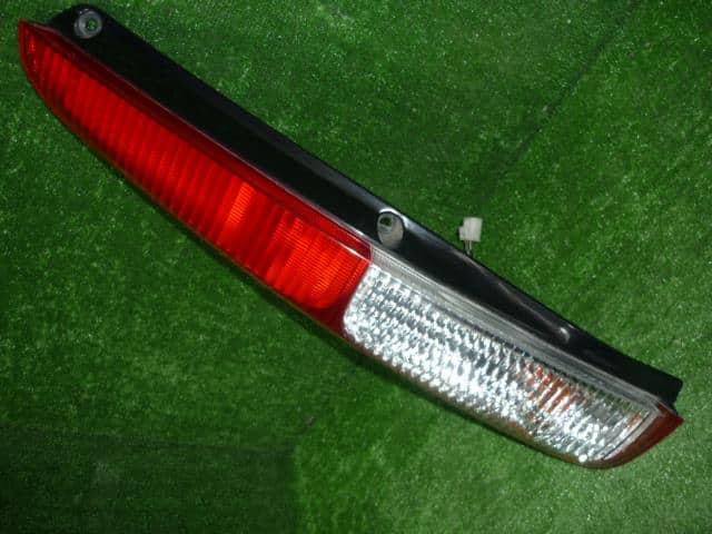 Left Tail Light DAIHATSU Move 2002 UA-L900S — photo 3