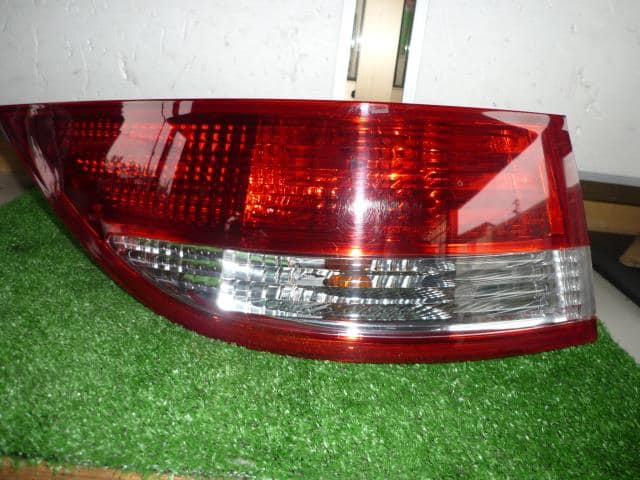 Left Tail Light HONDA Elysion 2004 DBA-RR3 — photo 2