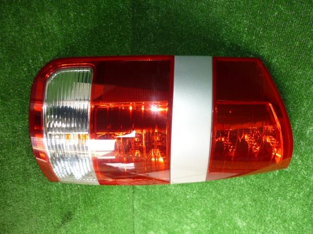 Left Tail Light TOYOTA Noah 2004 CBA-AZR65 — photo 3
