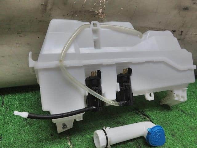 Windshield Washer Tank SUZUKI Hustler 2015 DAA-MR41S 3845065P10 — photo 2
