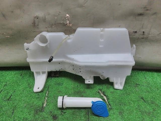 Windshield Washer Tank SUZUKI Hustler 2015 DAA-MR41S 3845065P10 — photo 3