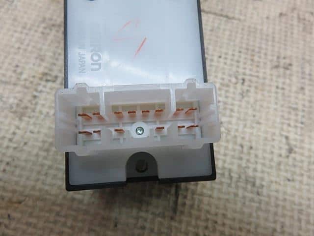 Power Window Switch HONDA Vamos Hobio 2006 GBD-HJ2 — photo 4