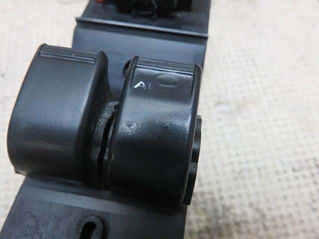 Power Window Switch HONDA Vamos Hobio 2006 GBD-HJ2 — photo 2