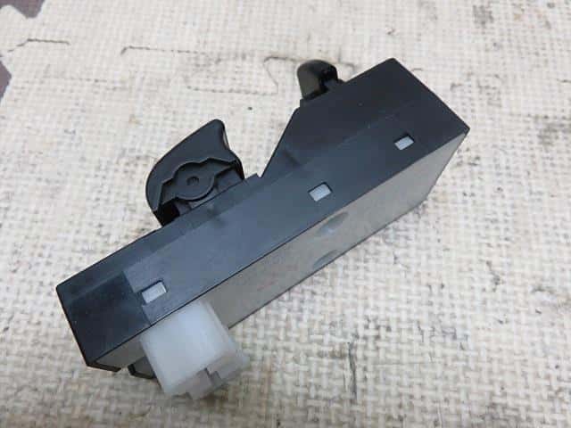 Power Window Switch HONDA Vamos Hobio 2006 GBD-HJ2 — photo 3