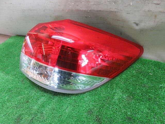 Left Tail Light TOYOTA Wish 2011 DBA-ZGE25 — photo 2