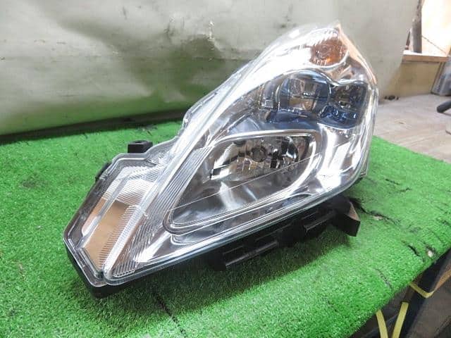 Left Headlight NISSAN Leaf_ 2012 ZAA-ZE0 — photo 2