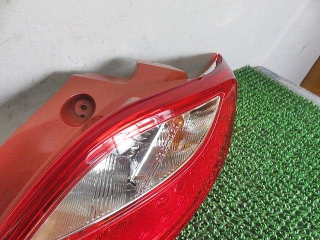 Right Tail Light MAZDA Demio 2009 DBA-DE3AS D65151150G — photo 3