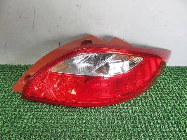 Right Tail Light MAZDA Demio 2009 DBA-DE3AS D65151150G — photo 1