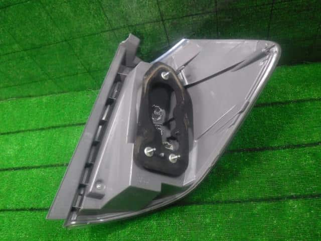 Left Tail Light HONDA Fit Shuttle 2011 DAA-GP2 — photo 3