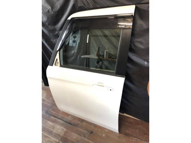 Front Left Door Assembly SUZUKI Spacia 2013 DBA-MK32S 6800281M00 — photo 1