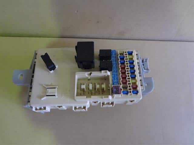 Fuse Box MAZDA Carol 2004 CBA-HB24S 1A0266730 — photo 1