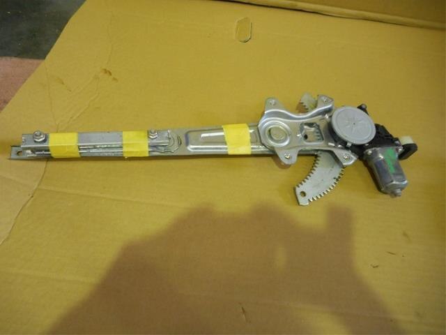Front Right Door Regulator TOYOTA Passo 2006 DBA-QNC10 — photo 1