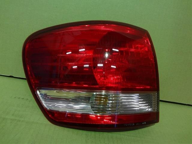Left Tail Light TOYOTA Ipsum 2001 TA-ACM26 — photo 1