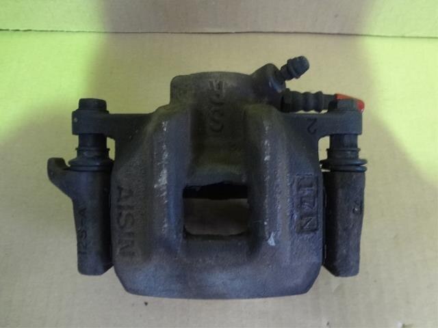 Rear Right Caliper TOYOTA Ipsum 2001 TA-ACM26 — photo 1