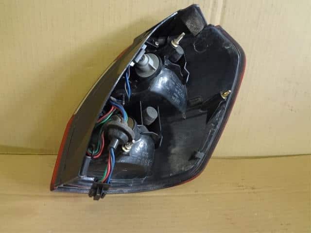 Left Tail Light SUBARU Legacy 2002 TA-BH5 — photo 2