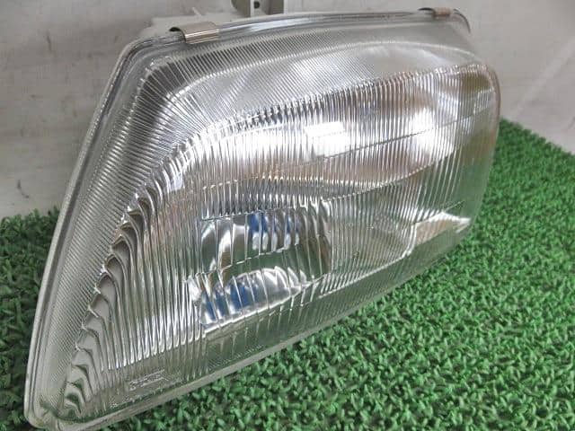 Left Headlight SUZUKI Alto 1997 V-HC11V 3532070G20 — photo 2