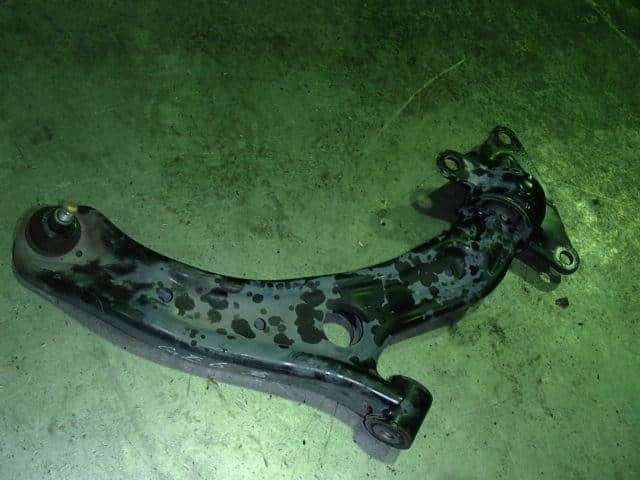 Front Right Lower Control Arm HONDA Fit 2008 DBA-GE6 — photo 1