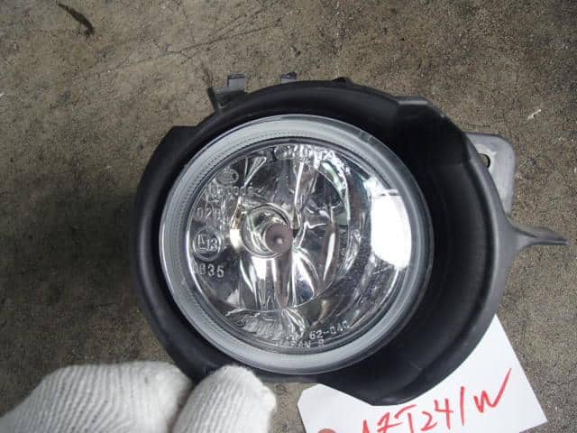 Right Fog Light TOYOTA Caldina 2007 CBA-AZT241 — photo 1