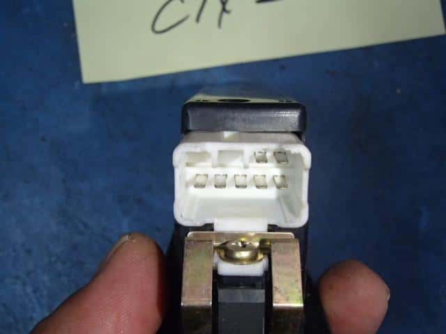 Power Window Switch SUZUKI Cervo 1993 E-CN22S 3799050E00 — photo 2
