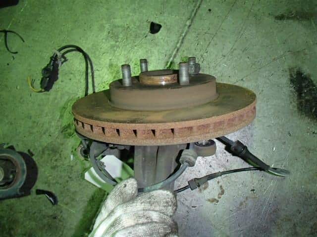 Front Left Knuckle Hub Assembly NISSAN Tiida 2005 DBA-C11 — photo 2