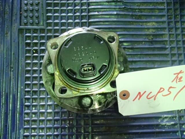 Rear Wheel Hub TOYOTA Probox 2003 UB-NCP51 — photo 1