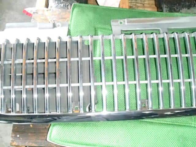 Radiator Grille SUBARU Vivio 1996 E-KK3 91065KC020 — photo 2