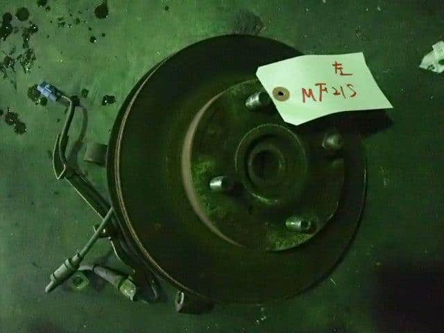 Front Left Knuckle Hub Assembly SUZUKI MR Wagon 2002 TA-MF21S 4515076810 — photo 1