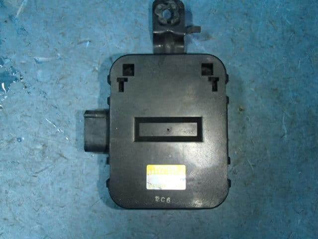 Electrical Component TOYOTA Celsior 2001 UA-UCF31 — photo 3