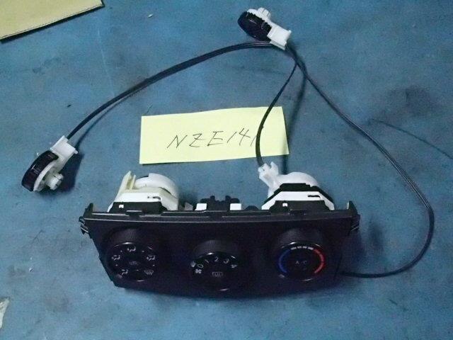 A/C Control Panel TOYOTA Corolla Axio 2007 DBA-NZE141 — photo 1