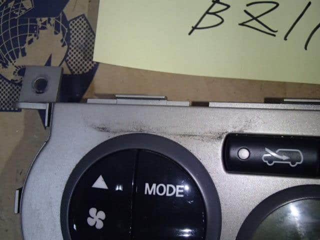 A/C Control Panel NISSAN Cube 2002 UA-BZ11 — photo 2