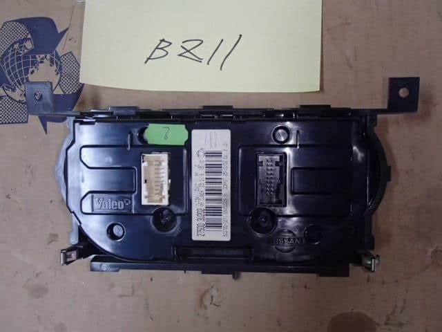 A/C Control Panel NISSAN Cube 2002 UA-BZ11 — photo 3