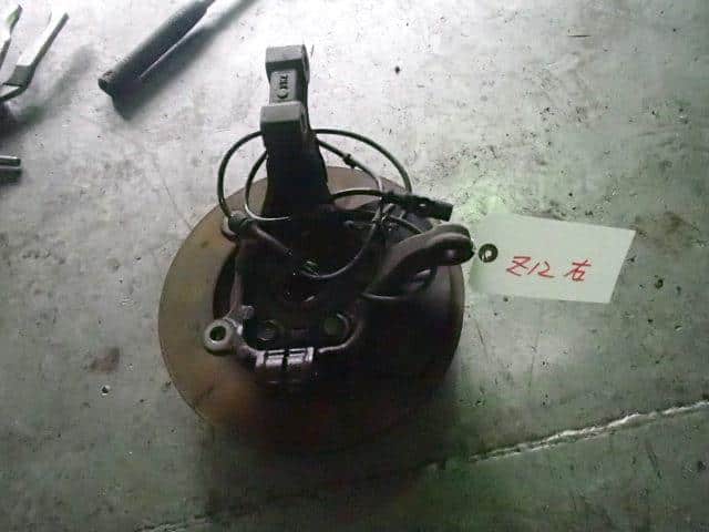 Front Right Knuckle Hub Assembly NISSAN Cube 2009 DBA-Z12 — photo 1