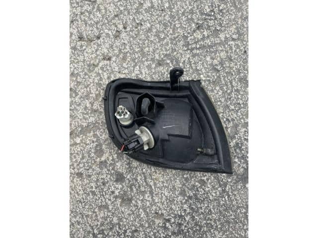 Left Side Marker Light MITSUBISHI Debonair 1998 E-S26A — photo 4