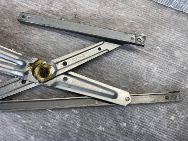 Front Left Door Regulator MITSUBISHI Minicab 2002 GD-U62 — photo 3