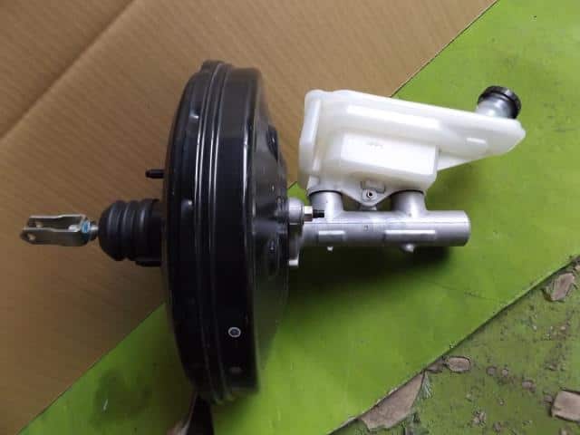 Brake Master Cylinder NISSAN March 2008 DBA-AK12 — photo 1