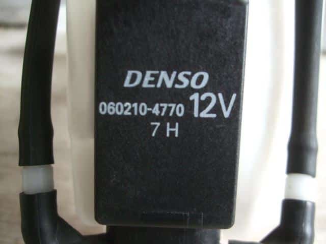 Windshield Washer Tank SUBARU Stella 2006 DBA-RN1 — photo 3