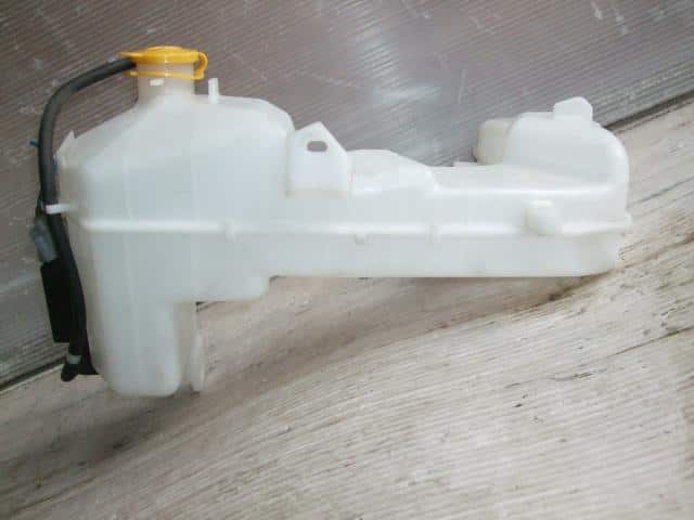 Windshield Washer Tank SUBARU Stella 2006 DBA-RN1 — photo 1