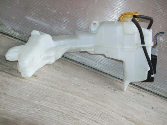 Windshield Washer Tank SUBARU Stella 2006 DBA-RN1 — photo 2