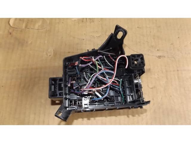 Fuse Box DAIHATSU Move 2008 DBA-L175S — photo 3