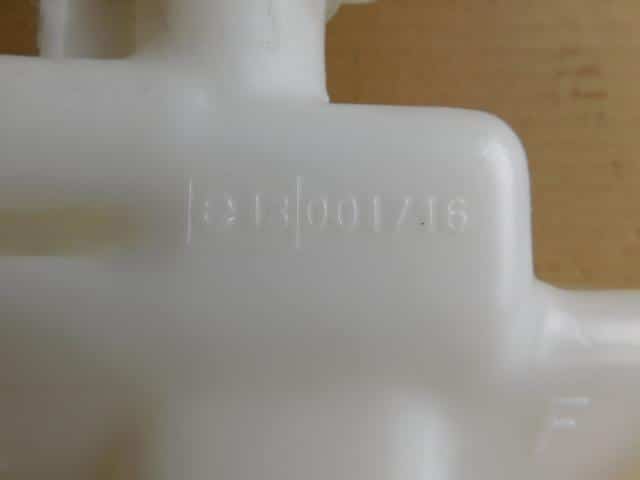 Windshield Washer Tank DAIHATSU Hijet 2002 TE-S200V — photo 2