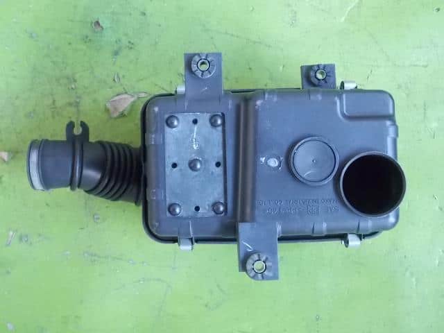 Air Cleaner Assembly SUZUKI Carry 2005 LE-DA63T 1370067H01 — photo 2
