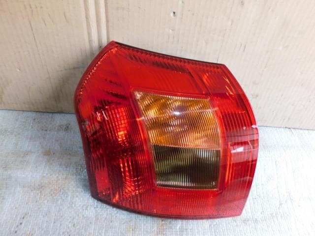 Left Tail Light TOYOTA Allex 2002 TA-NZE121 — photo 2