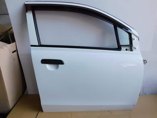 Front Right Door Assembly SUZUKI Alto 2010 HBD-HA25V 6800164L00 — photo 1