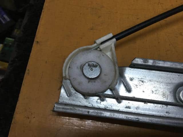 Front Right Door Regulator SUZUKI Every 2010 ABA-DA64W 8340168H10 — photo 4