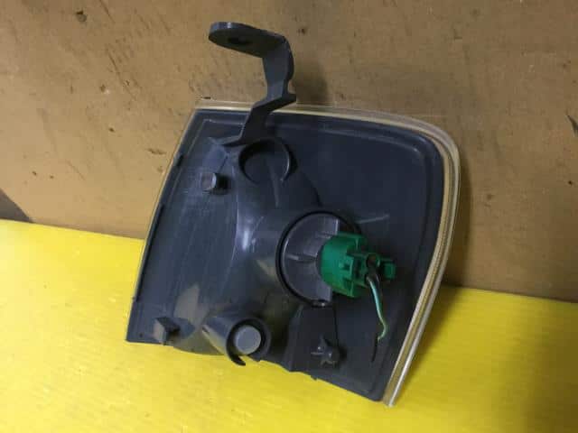 Right Side Marker Light MAZDA Demio 2002 LA-DW3W D26751060B — photo 2