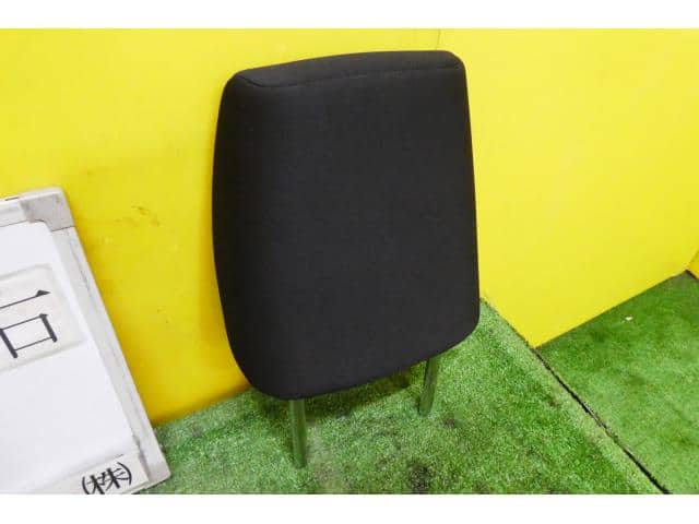 Headrest SUZUKI Swift 2019 DBA-ZC83S — photo 2